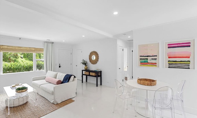 Sag Harbor Cottage | little Cottage on Cove Charming 2-bedroom in soothing Sag Harbor with WiFi, AC