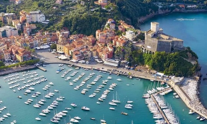 Pugliola Apartment | Souvenir Guest House Lerici, refined vacation home with sea view.