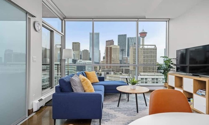 Mission District Apartment | Perfect View| UG Stall| 2 Bed| Mins to Saddledome