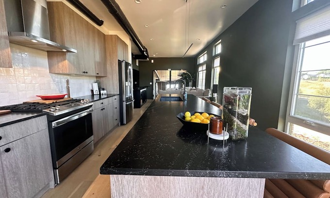 West Colfax House | Upscale 2 Bdrm Townhome with Rooftop in Sloans Lake Denver with Mountain Views