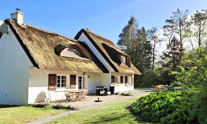 Saint-Mathieu House | Belle Chaumière Dans les Hauts de Morgat