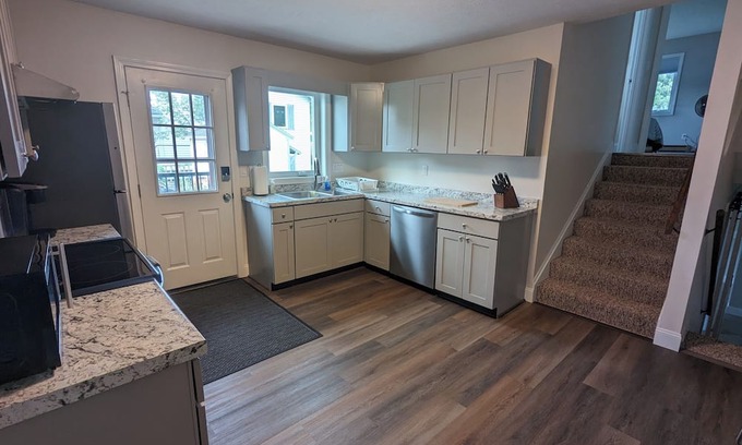 Winooski House | Spacious 3 BR Home 5 mins from UVM w/Free Parking