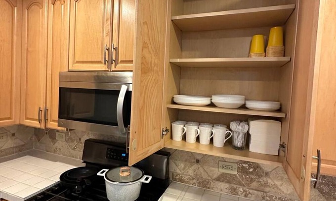 Pittsburgh House | Very CLEAN and COZY house. Down Town 10 min. Waterfront markets, food courts