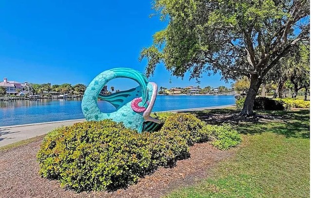 Indian Beach Sapphire Shores House | Walk 2 blocks to the bay, treed neighborhood and use the Kayaks -Sapphire Shores