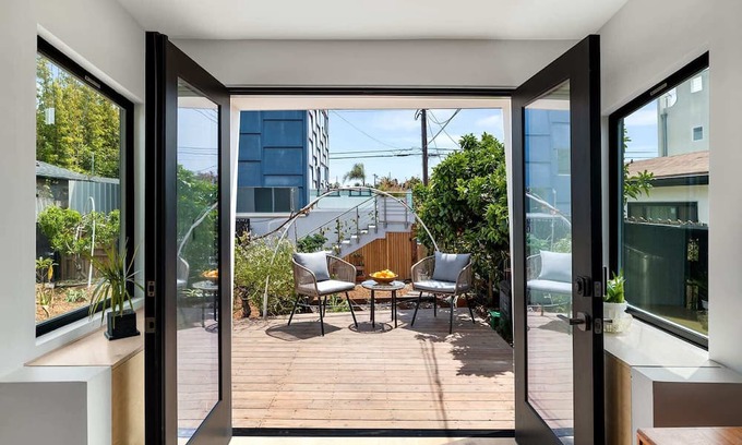 Venice House | NEW! Brooks Beach House: Your Venice Escape