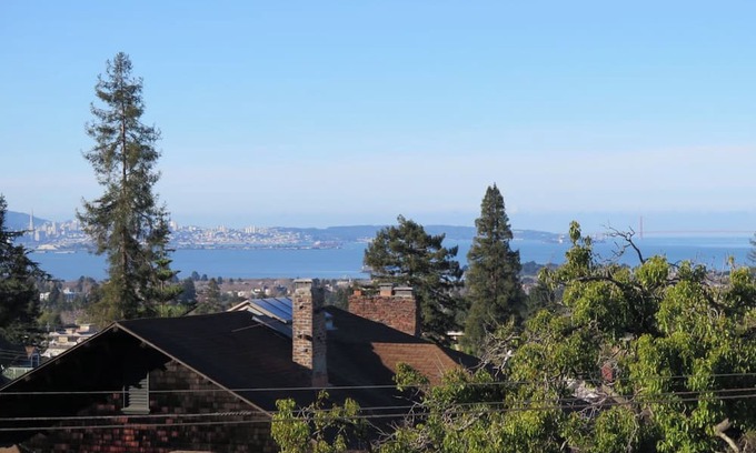 Berkeley Hills House | Beautiful furnished one bedroom apartment in North Berkeley