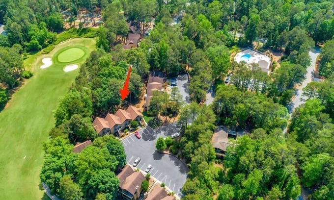 Salem Villa | 703 Captains Walk Sum