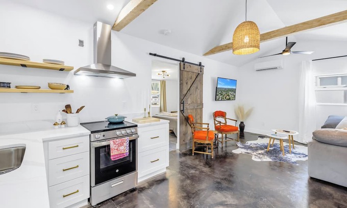 St. Petersburg - Clearwater Cottage | The Kindness Cottage