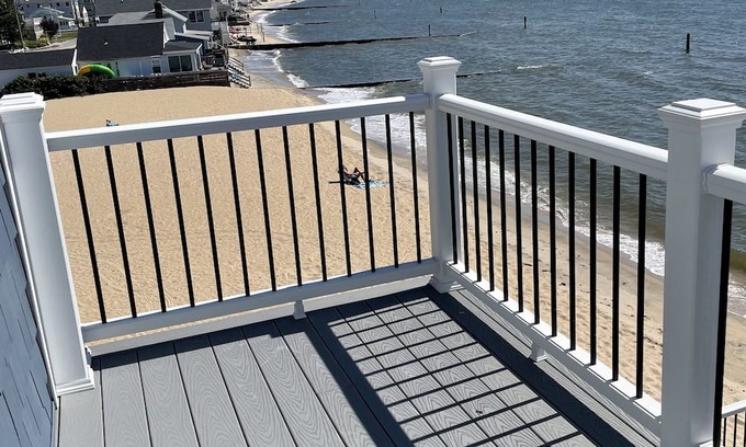 Saybrook Manor Cottage | Waterfront Cottage With Private Beach