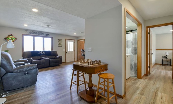 Shell Knob House | Walking distance to swim beach, boat launch, marina & restaurant! Space for 9!