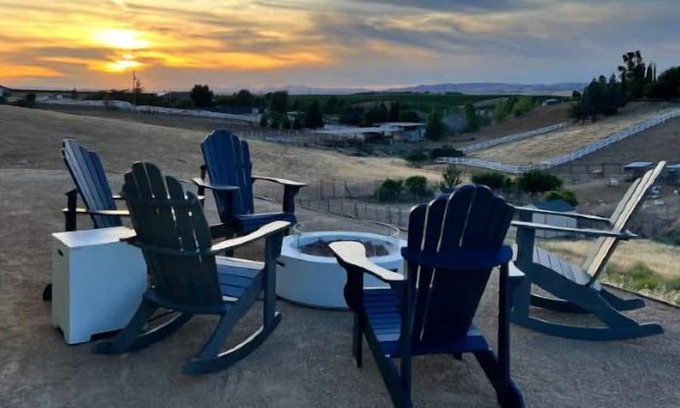 Paso Robles House | 3BR w/ Game Room, Dog Friendly and Hot Tub!