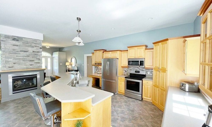 Fredericton House | This house is a 3 bedroom(s), 2.5 bathrooms, located in Richibucto Road, NB.