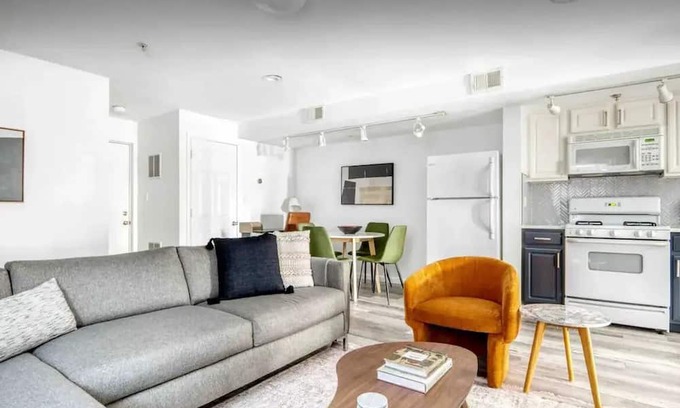 Union City Apartment | 3 Apts in 1! Modern 8 BR NYC 15 min