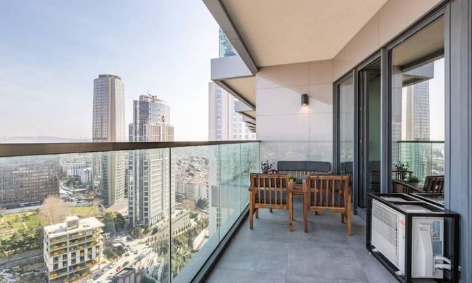 Bomonti Apartment | This apartment is a 2 bedroom(s), 1 bathrooms, located in Şişli, İstanbul.