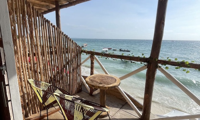 Bocachica Cabin | Tequila SunBeach Baru Eco-Hotel