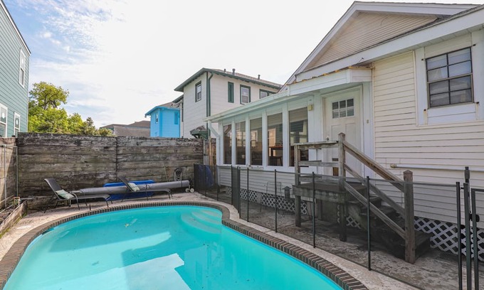 Freret House | Charming Bungalow with Pool in the Heart of Uptown Nola!