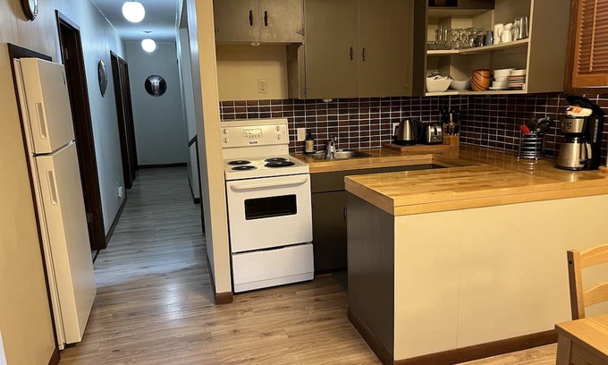 Kenora Apartment | Close to boat launches & Rec Centre