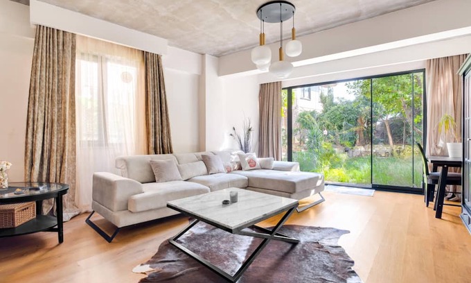 Kabatas Apartment | Flat w Turkish Bath 5 min to Kabatas Pier
