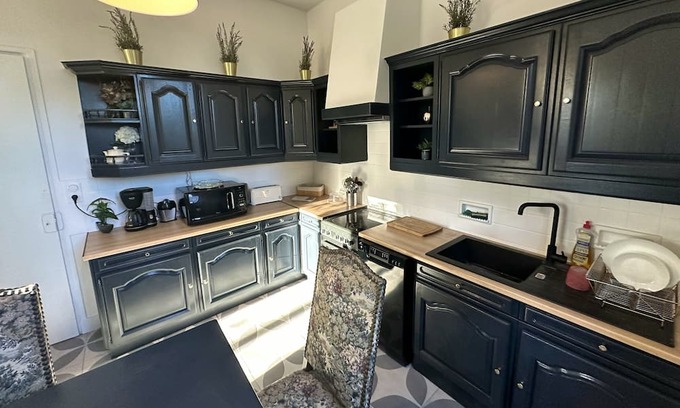 Saint-Florentin House | Homerez - Big house for 11 ppl. with garden and terrace at Saint-Florentin
