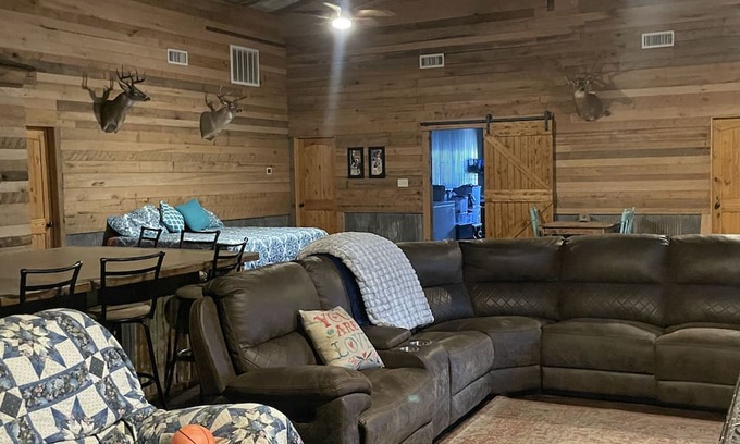 Cason Other | 3500 sq ft barndominium, sleeps 9 guests. 3 bedrooms and 3 bath with gym.