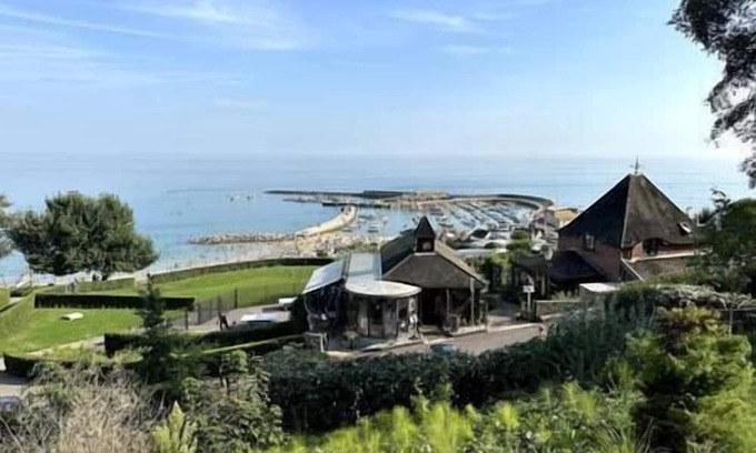 Chard House | Jasmin a perfect Somerset escape