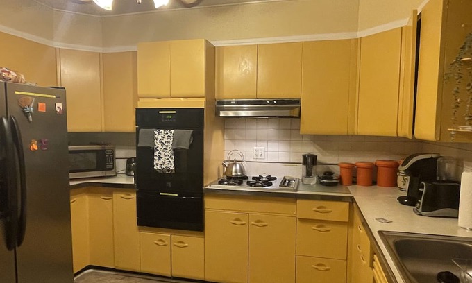 Capitol Heights House | Minutes to DC, MGM Casino, Outlets, Gaylord, National Harbor, DC National Mall