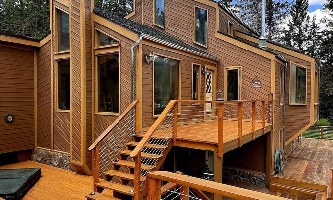 Pine Ski Chalet | Absynthe Chalet