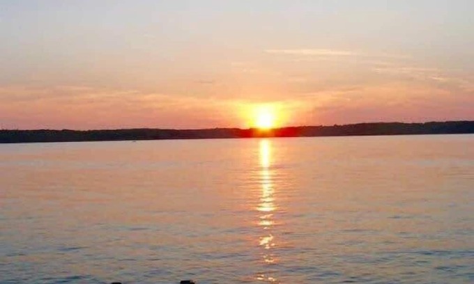 Bloomfield House | The Waupoos: Cozy Couple's Getaway in PEC