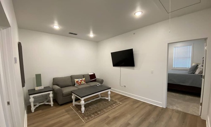 Starkville Condo | Quiet, family-sized condo less than 2 miles from University!