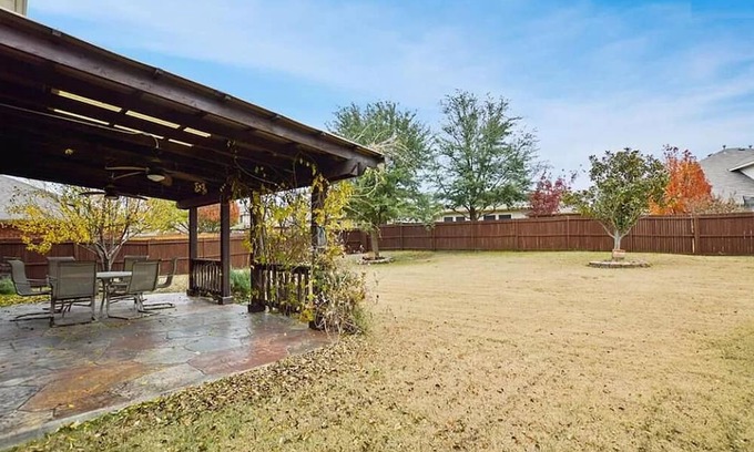 Wylie House | Beautiful 5 Bedroom / 3 Bathroom Home in a gorgeous resort type community