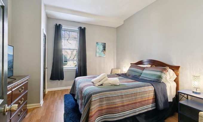 Newport News Apartment | This duplex is a 1 bedroom(s), 1 bathrooms, located in Newport News, VA.