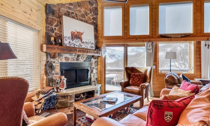 Aerie Cabin | Aerie Alcove Luxury Lodge - Newly Renovated with New Hot Tub, Sauna - Sleeps 14