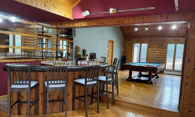 Nicholson House | Private House on 10 acres close to Ski resort