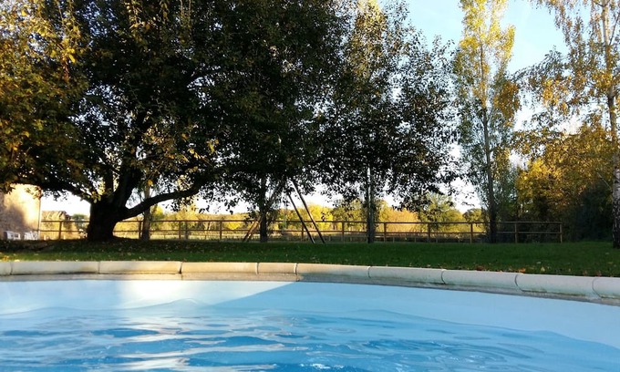 Avallon Bed & Breakfast | LA Tour DE LA Ferme DU Bois-dieu