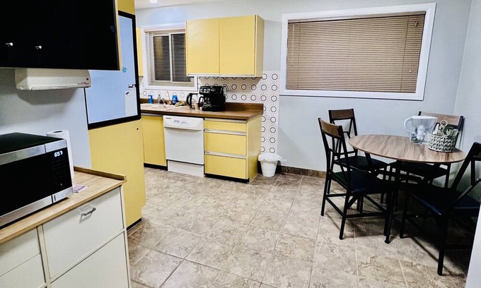 Township of Woolwich House | Cozy 3 Bed, 2 Bath, Pet-friendly Full house in Kitchener with all amenities.