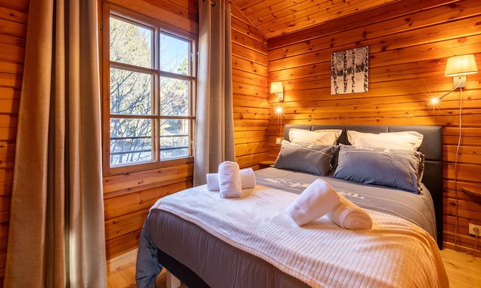 Superbolquere House | L'Écrin des Pyrénées - Authentique chalet classé 4* avec jacuzzi