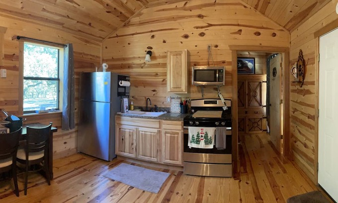 Johnson City Cabin | A “country” cabin setting in the middle of wine vineyards and Texas state parks!