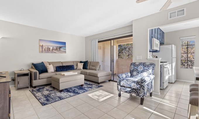 Palmdale Apartment | 1 bedroom upstairs stay!