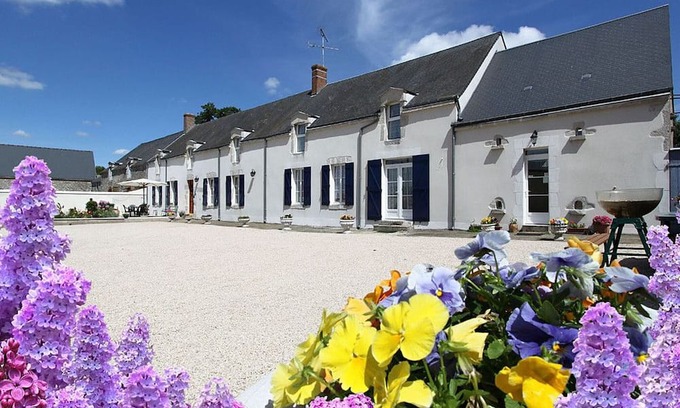 Cravant Bed & Breakfast | Guestroom Cravant, studio flat, 3 persons