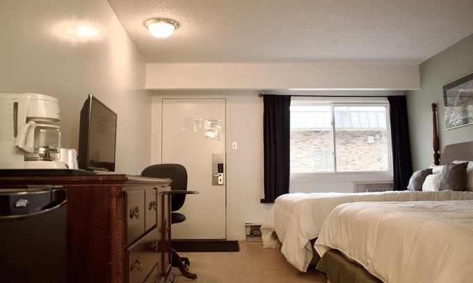 Saskatoon Downtown House | Cozy Standard Double Suites