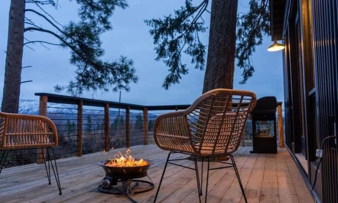 Central Okanagan Cabin | Woodland Cabin Retreat