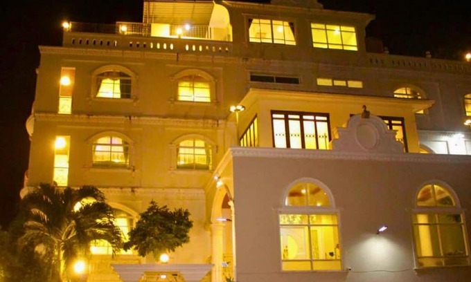 Patong Villa | Huge 9 Bedroom Villa Overlooking Patong Bay (BVP1)