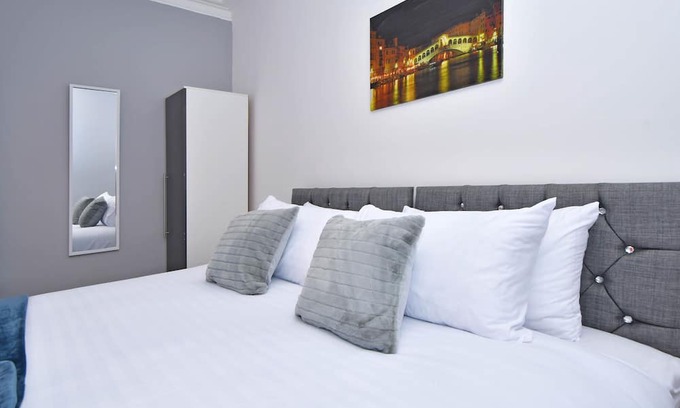 Forsbrook House | Edensor House by YourStays, a colourful restful retreat!