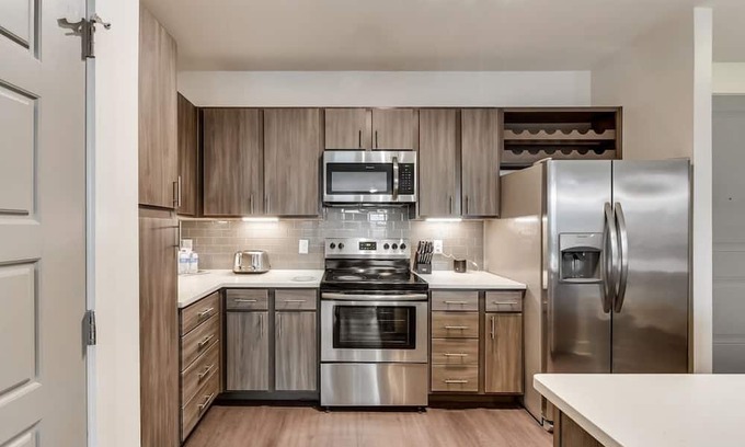 Allen Apartment | 20% OFF Luxury 2BD, Penthouse, Pool views - Allen