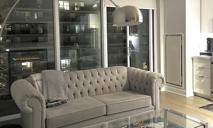 Humber Bay House | Upscale Waterfront Condo