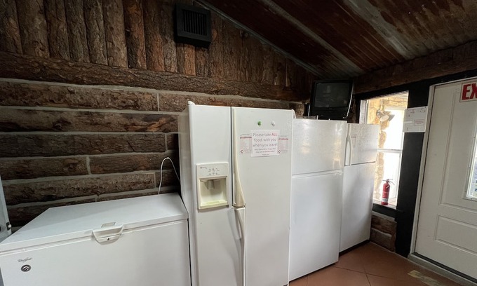 Hico Cabin | Large Rustic Lodge and Retreat Center on 35 acres!