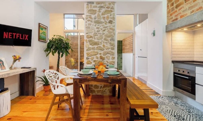 Alto do Pina Apartment | Casa Alcazar | Perfect spot for Friends & Families