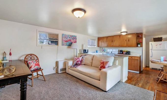 Twin Falls House | Flamingo Hideaway 1-Bed Suite Near Downtown