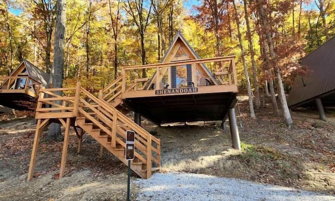 Scio Cabin | Lovely Rural Cabin Nestled Among Nature in Ohio