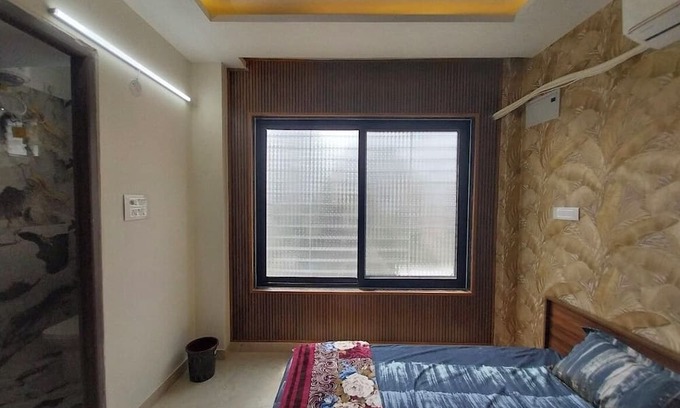 Hyderabad Apartment | Tremendous 2-bedroom apartment with AC in Hyderabad